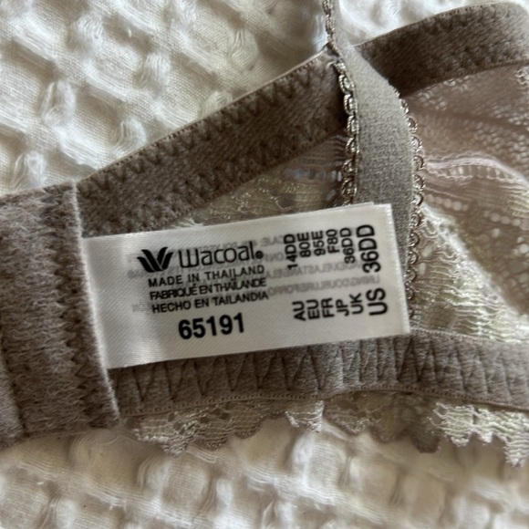 Wacoal Embrace Lace Underwire Bra 36 DD NWOT - Picture 3 of 4